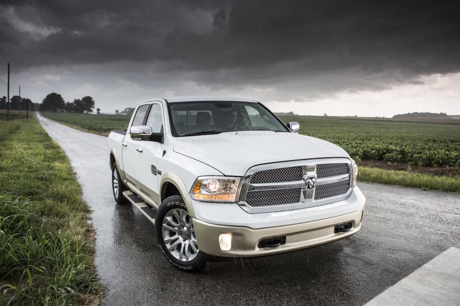  Dodge Ram 1500 Laramie Longhorn Crew Cab 2013 года  (фото 19 из 24)
